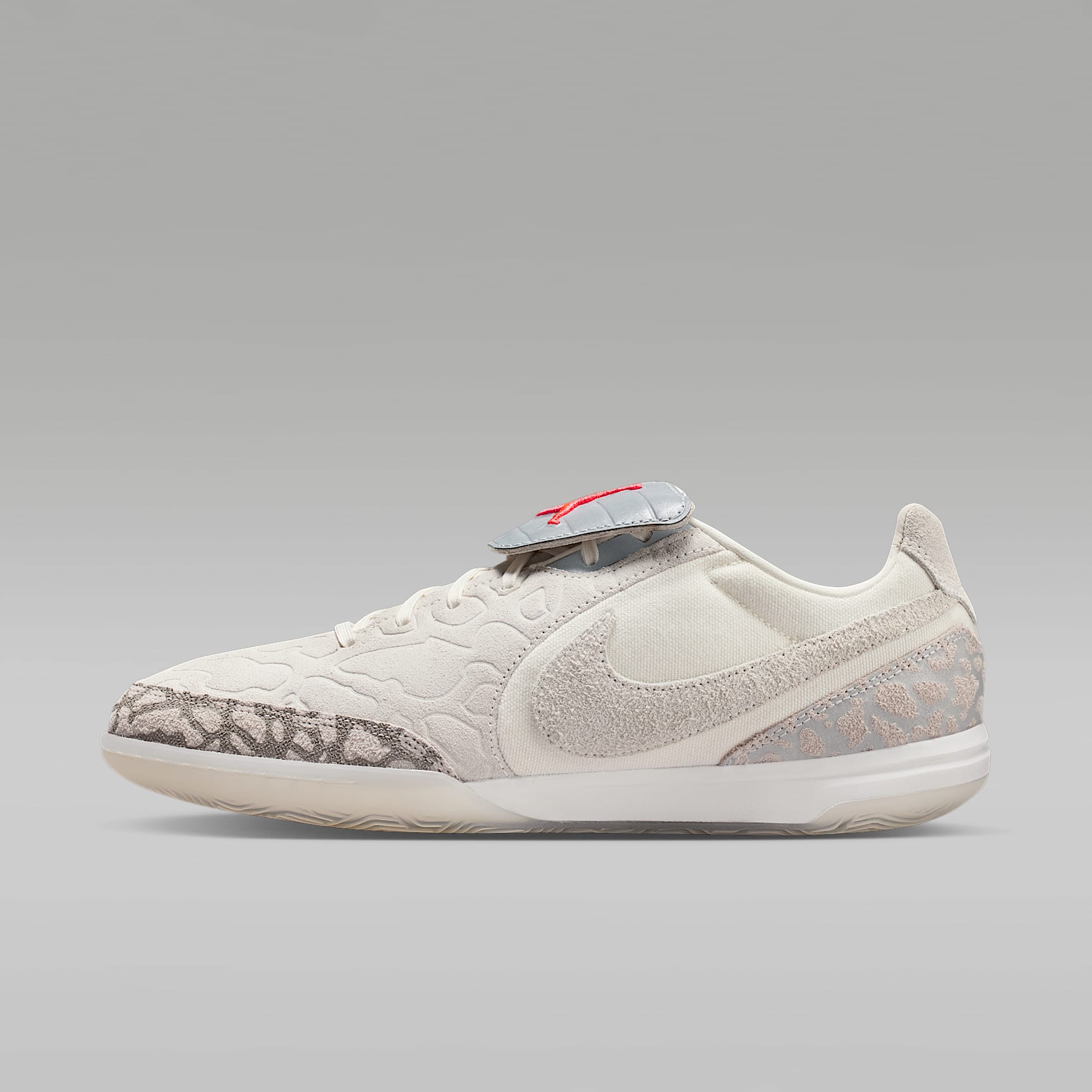 Jordan Tiempo Streetgato SE Indoor/Court Low-Top Football Boots