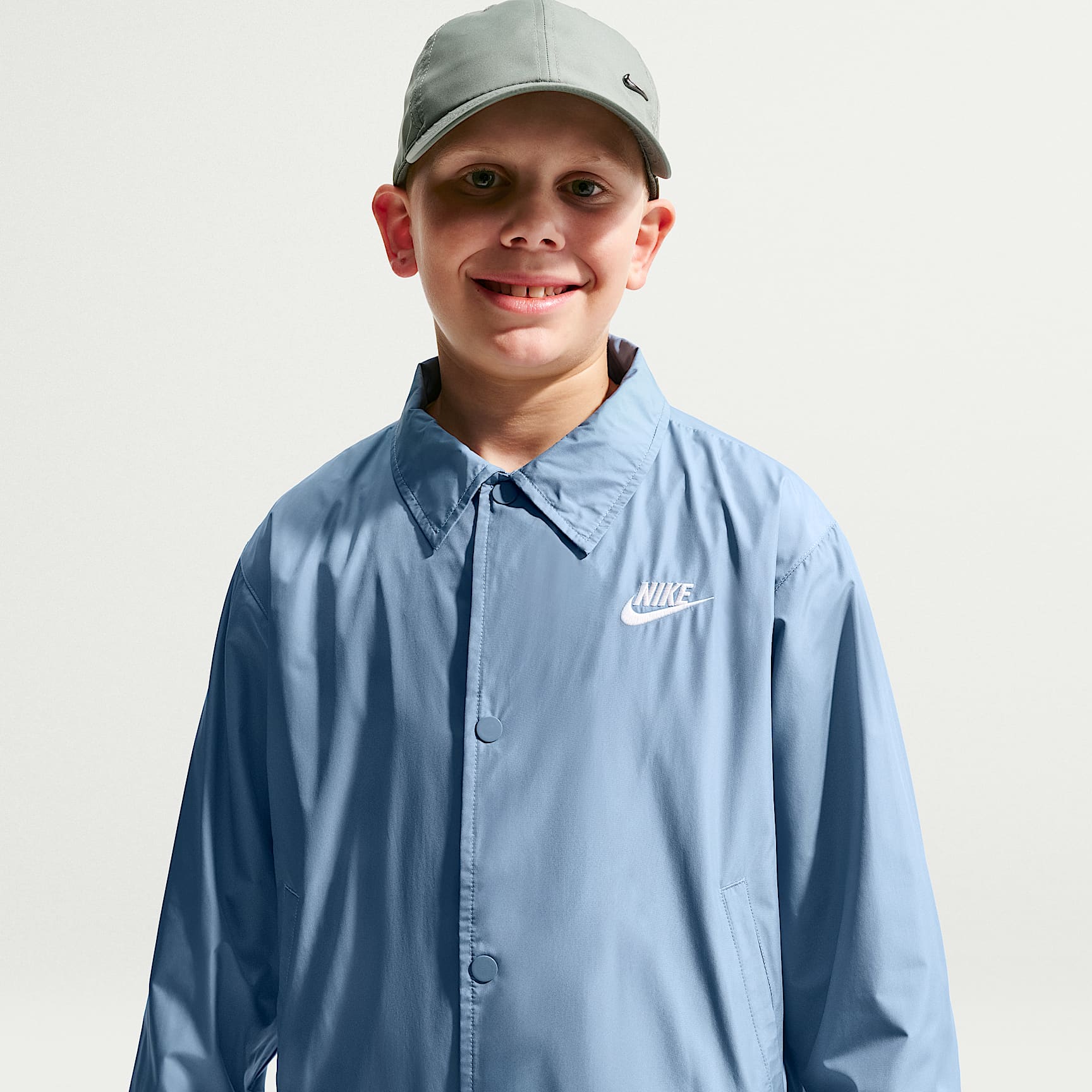 Nike Sportswear Club Older Kids' Repel Coaches' Jacket