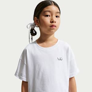 Nike Sportswear Older Kids' (Girls') Boxy T-Shirt