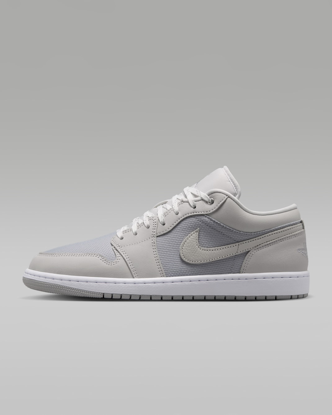 Air Jordan 1 Low SE Men's Shoes - Off-White/Soft Pearl/Light Smoke Grey
