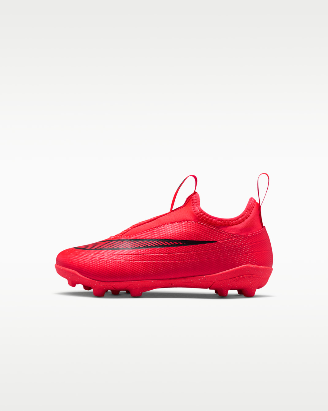 Nike Jr. Mercurial Vapor 17 Club Younger Kids' Multi-Ground Low-Top Football Boots - Bright Crimson/Blur