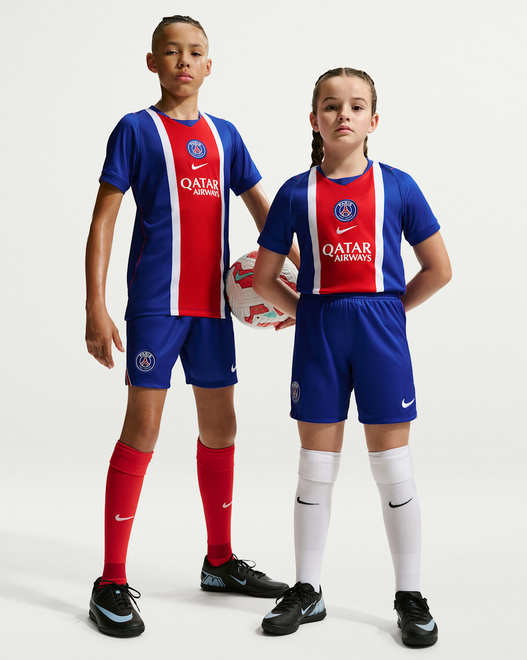 Paris Saint-Germain 2026/27 Stadium Home Older Kids' Nike Dri-FIT Football Replica Shorts - Old Royal/White
