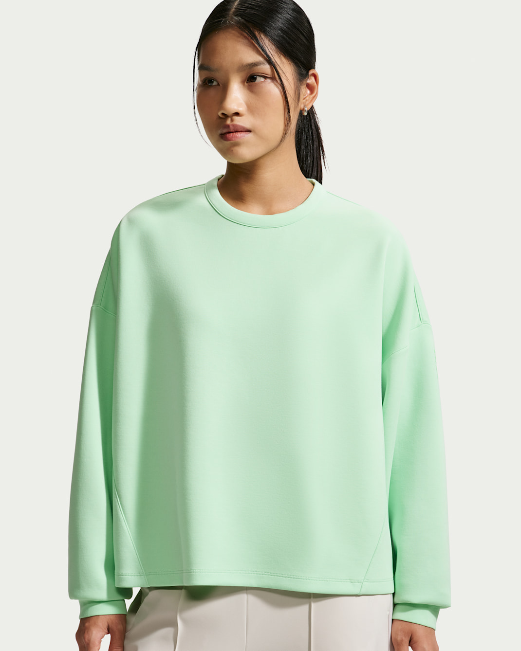 Nike 24.7 ImpossiblySoft Women's Dri-FIT Oversized Crew-Neck Top - Cucumber Calm/Illusion Green
