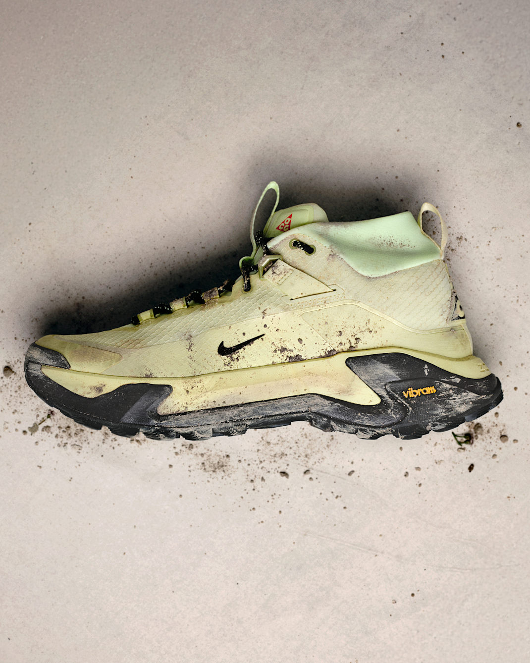 ACG Zegama Hike Women's Hiking Shoes - Life Lime/Barely Volt/Smoke Grey/Dark Smoke Grey
