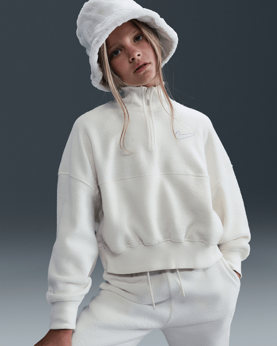 Nike Sportswear Older Kids' (Girls') Long-Sleeve Fleece Top - Soft Pearl/White