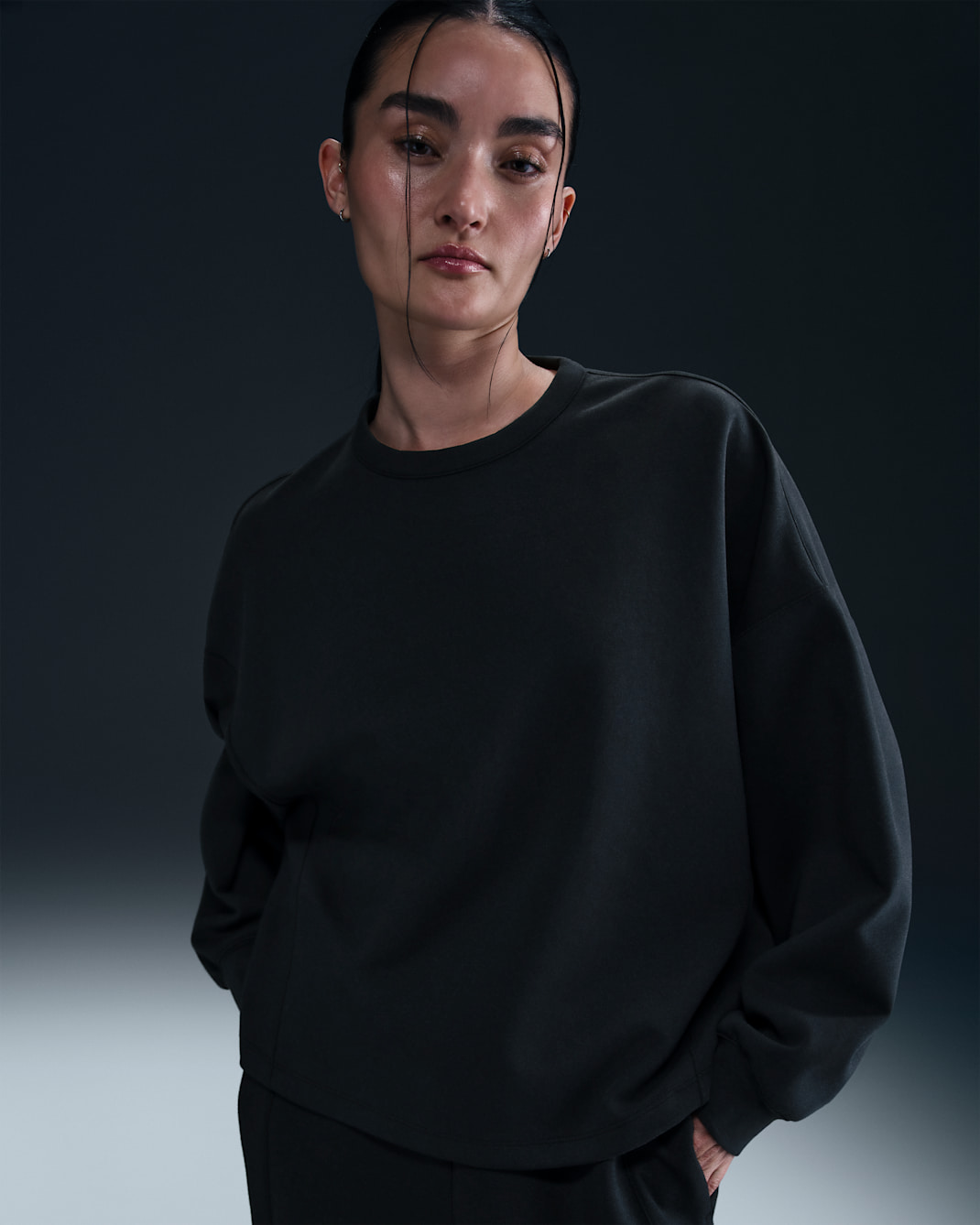 Nike 24.7 ImpossiblySoft Women's Dri-FIT Oversized Crew-Neck Top - Black/Dark Smoke Grey