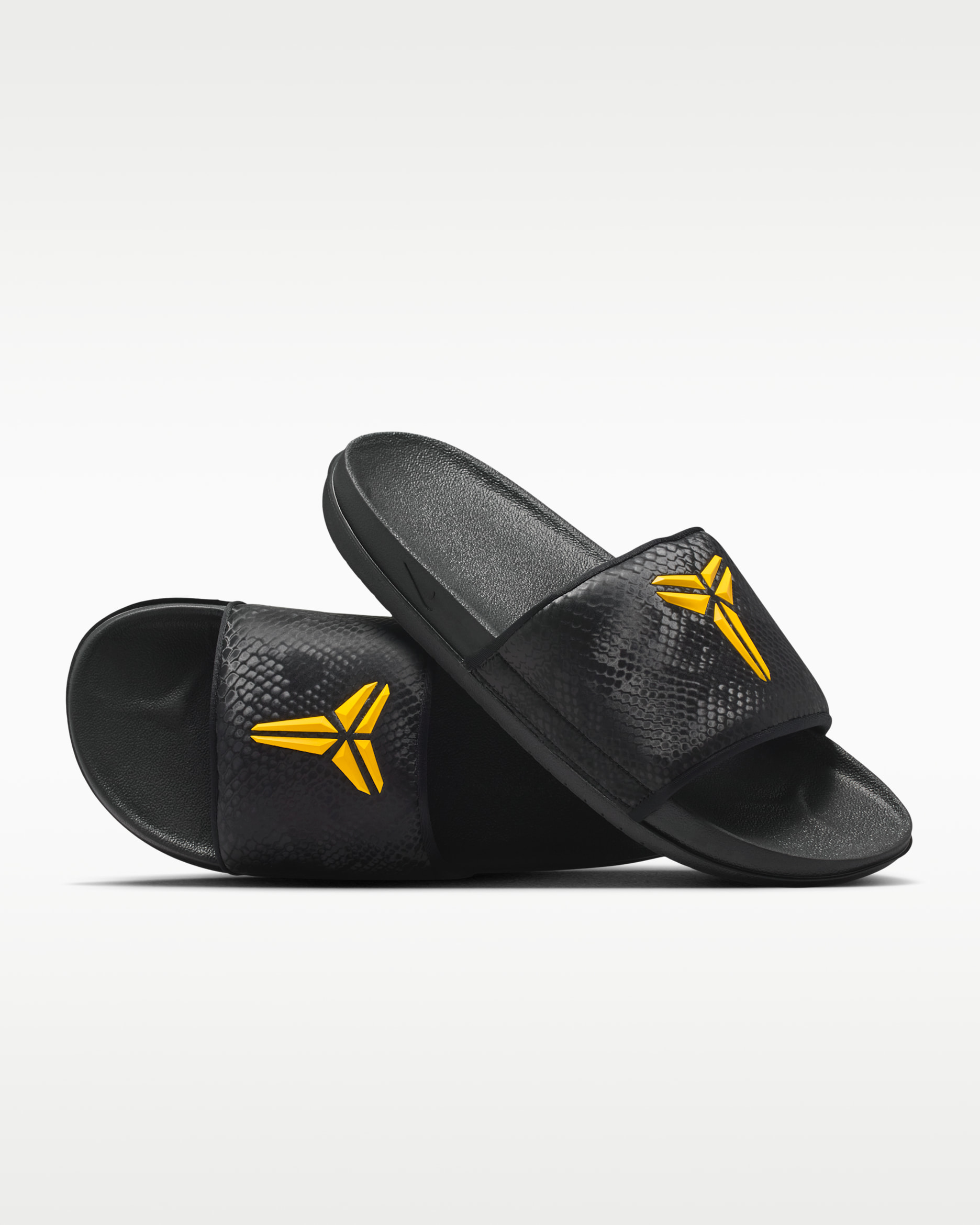 Kobe Offcourt Men's Slides - Black/University Gold