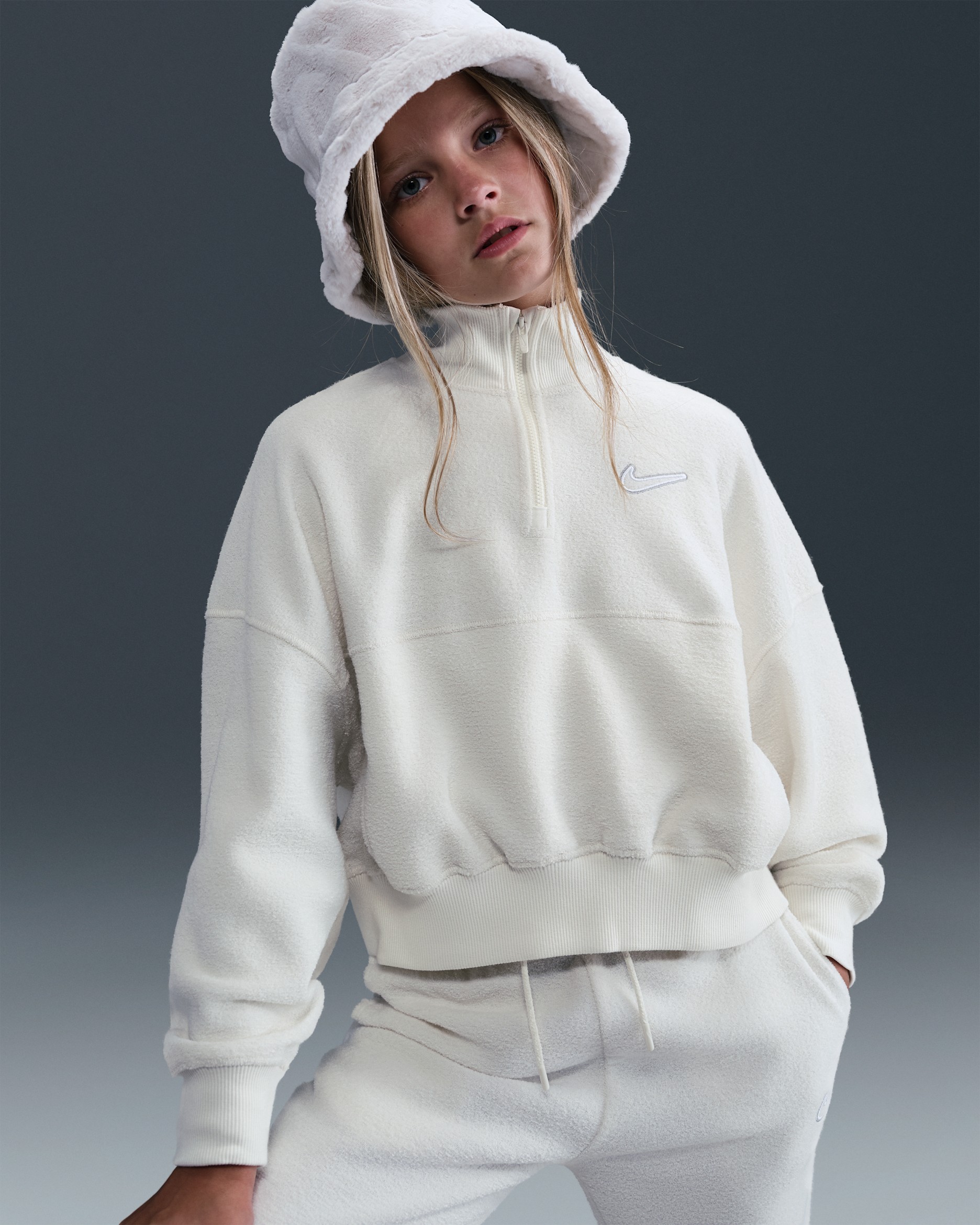 Nike Sportswear Older Kids' (Girls') Long-Sleeve Fleece Top - Soft Pearl/White
