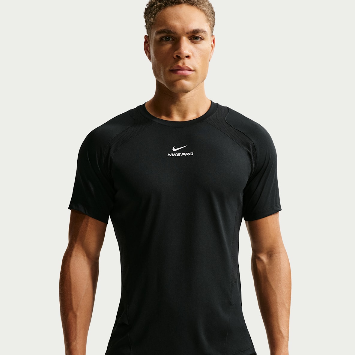 Nike Pro Training Haut à manches courtes Dri-FIT ADV pour homme