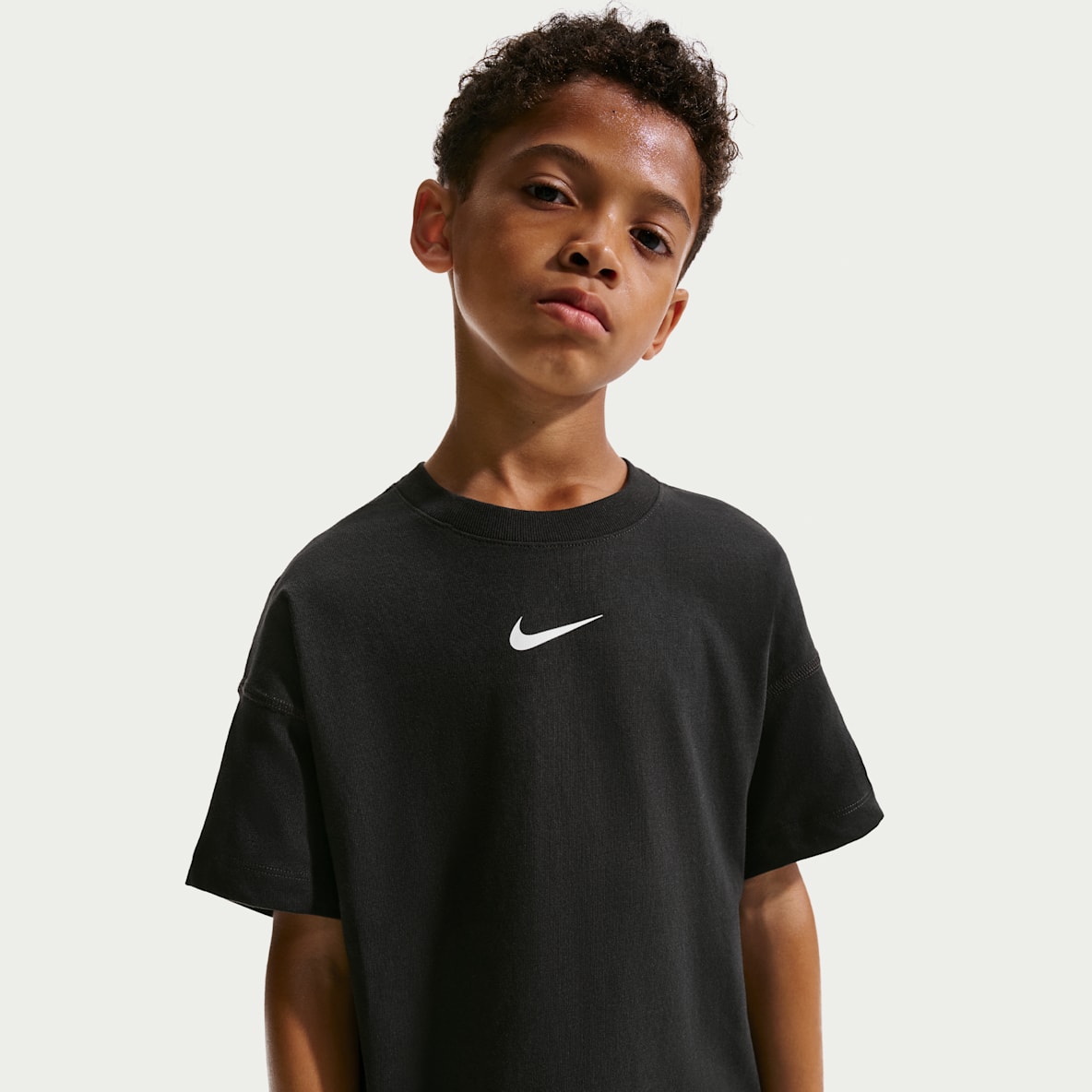 Nike Pro Playera de entrenamiento de manga corta Dri-FIT para niño talla grande