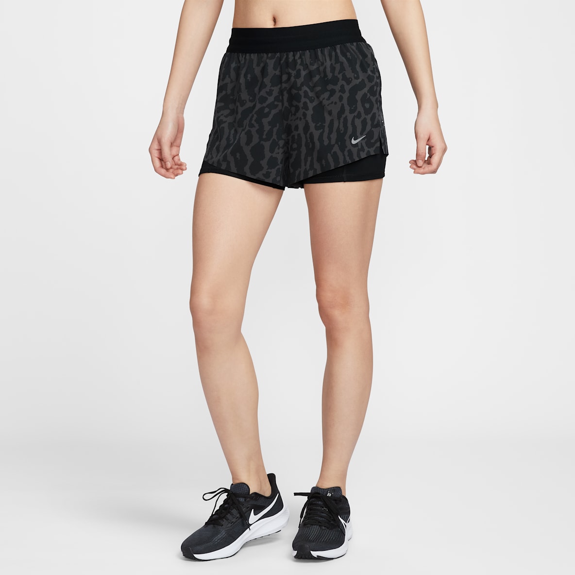 Nike Swift Women's Dri-FIT Mid-Rise 2-in-1 Printed Running Shorts