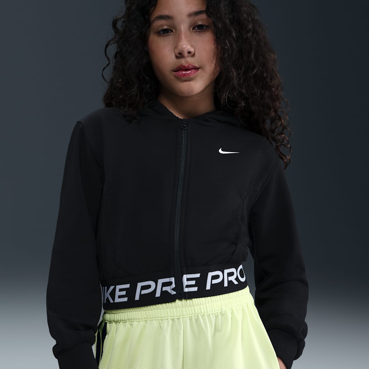 Nike Pro Fleece Sudadera con gorro Dri-FIT de cierre completo para niña talla grande