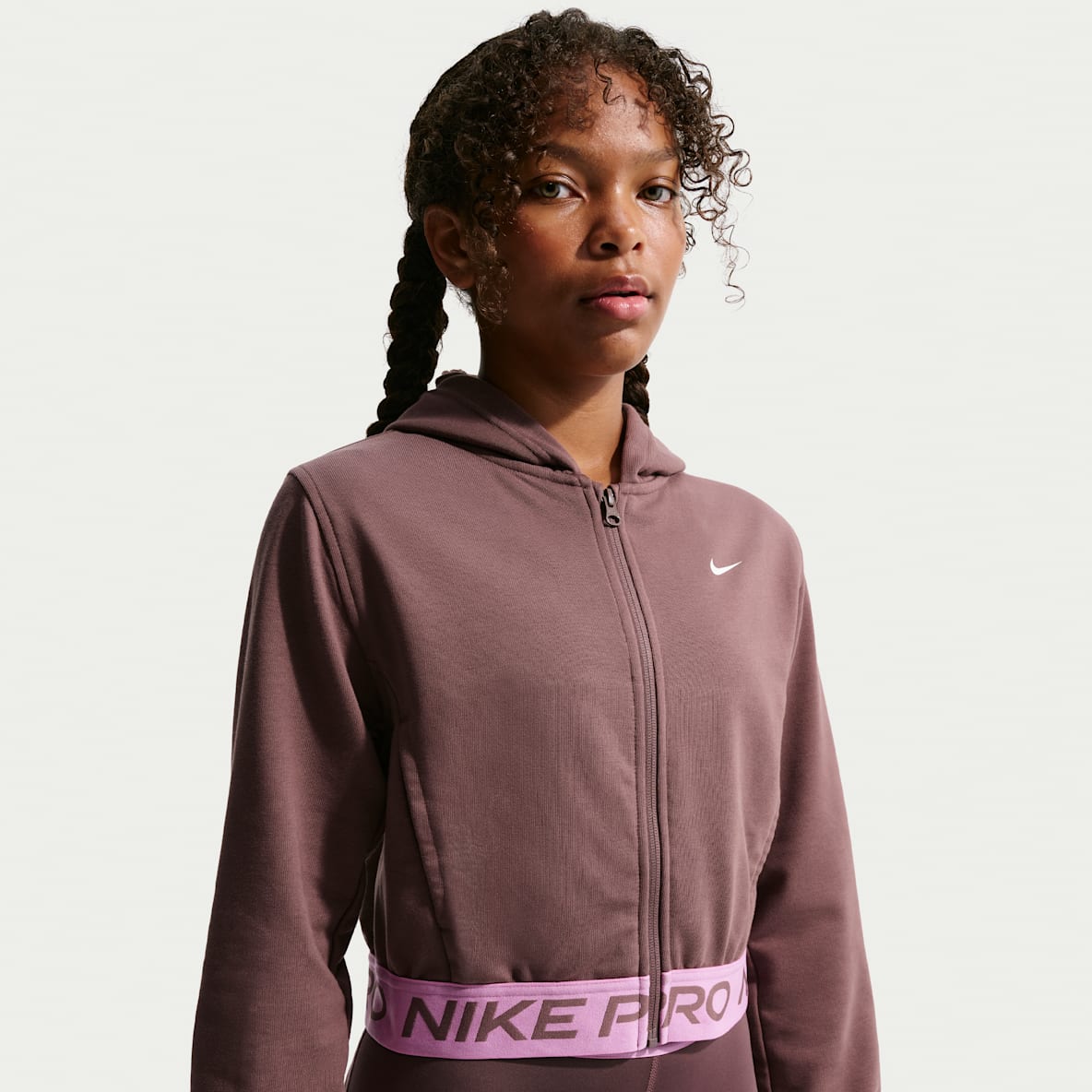 Nike Pro Fleece Sudadera con gorro Dri-FIT de cierre completo para niña talla grande