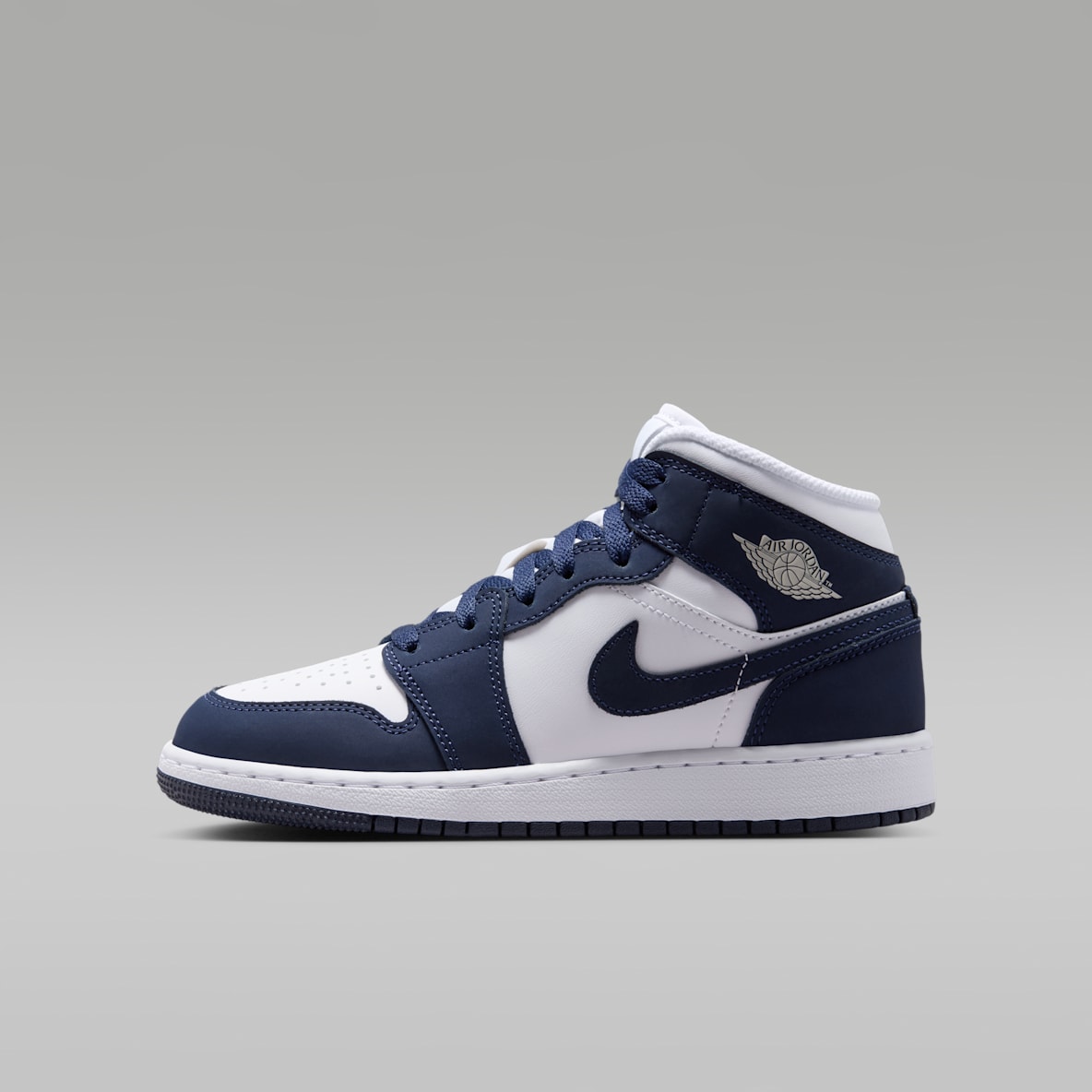 Air Jordan 1 Mid Older Kids' Shoes