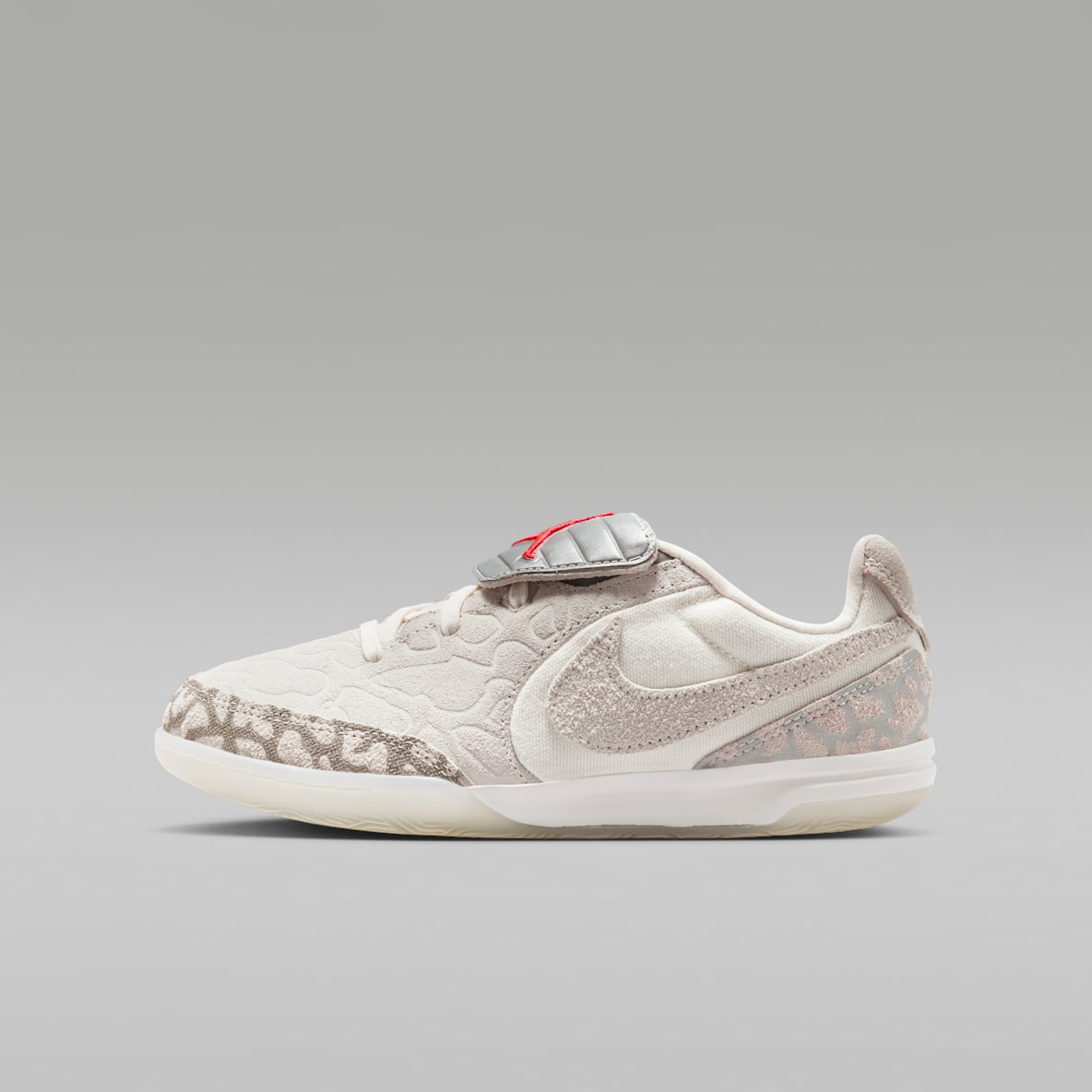 Jordan Jr Tiempo Streetgato SE Older Kids' Indoor Court Low-Top Football Shoes