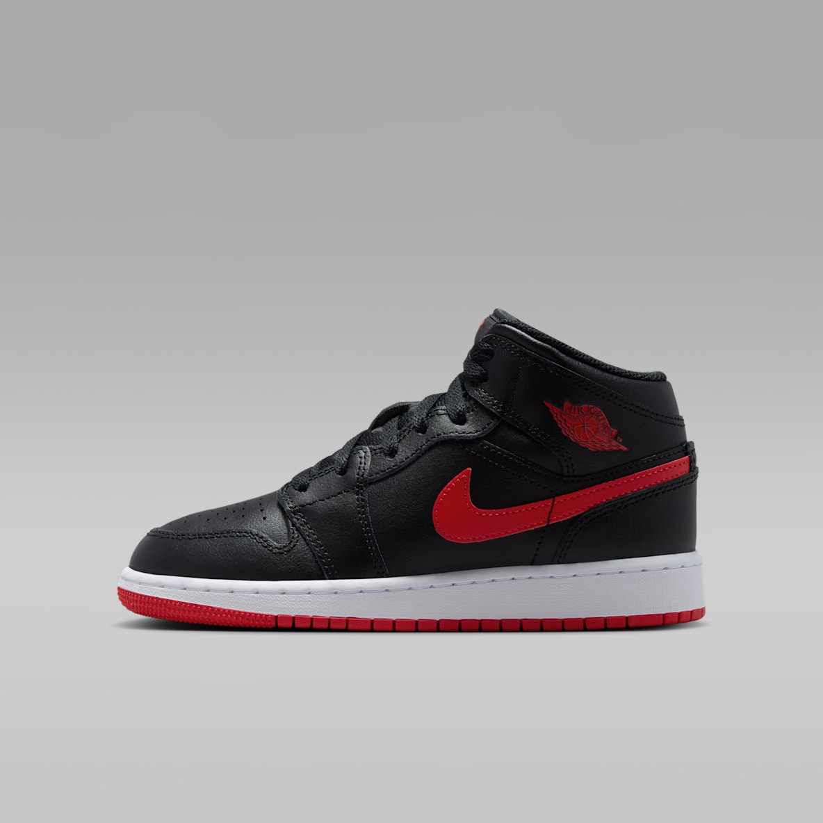 Air Jordan 1 Mid Older Kids' Shoes
