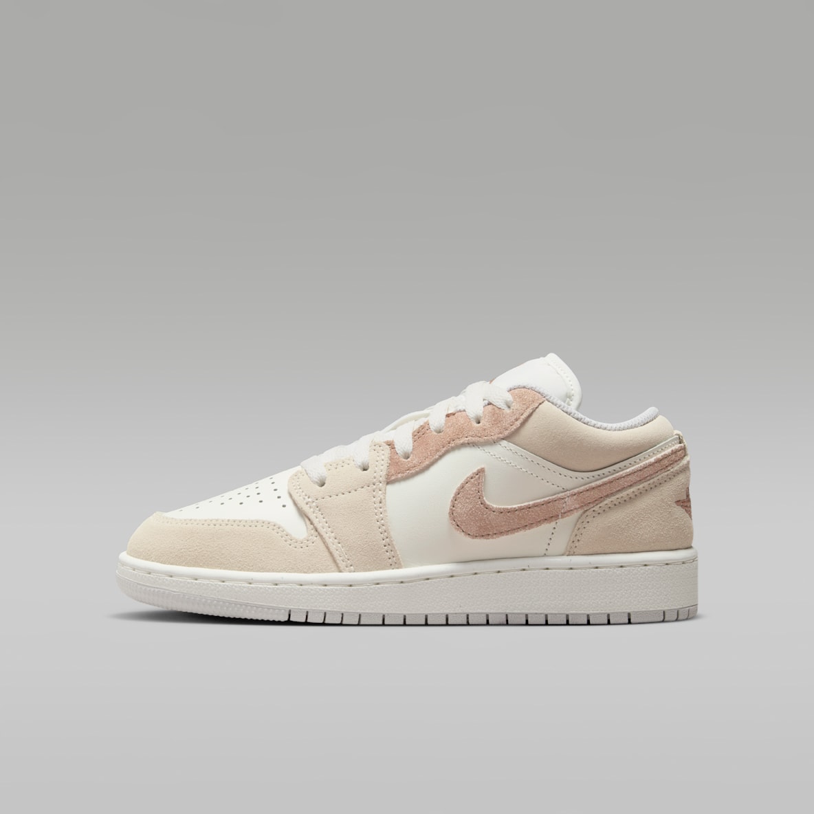Air Jordan 1 Low SE Older Kids' Shoes