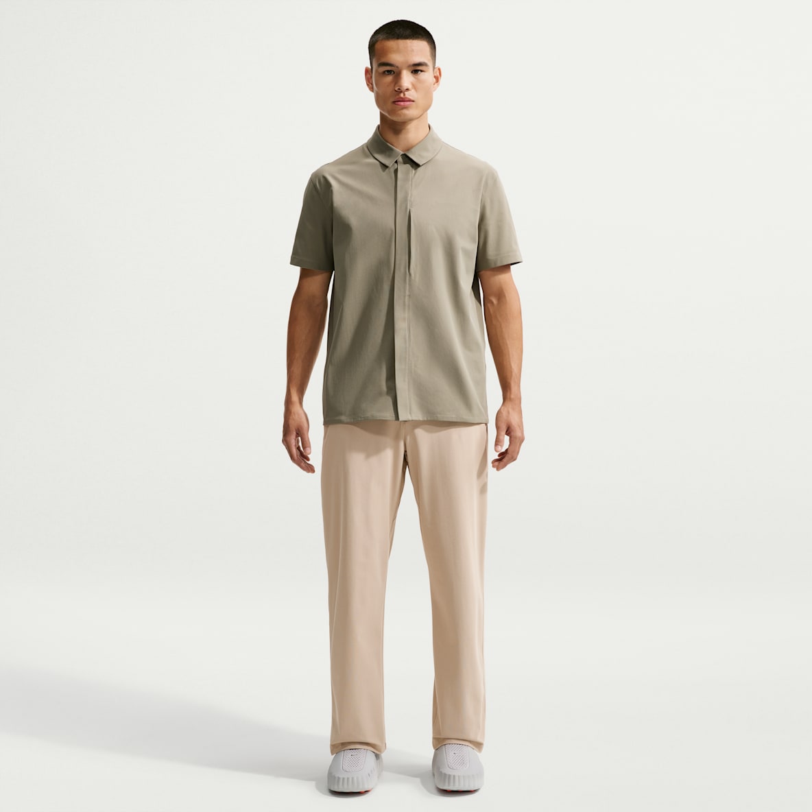 Nike 24.7 PerfectStretch Men's Dri-FIT Loose-Fit Chino Trousers