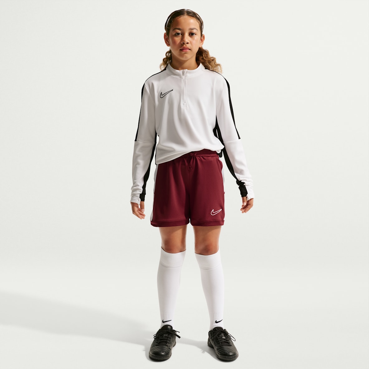 Nike Academy Older Kids' (Girls') Dri-FIT 20.5 (approx.) Football Shorts