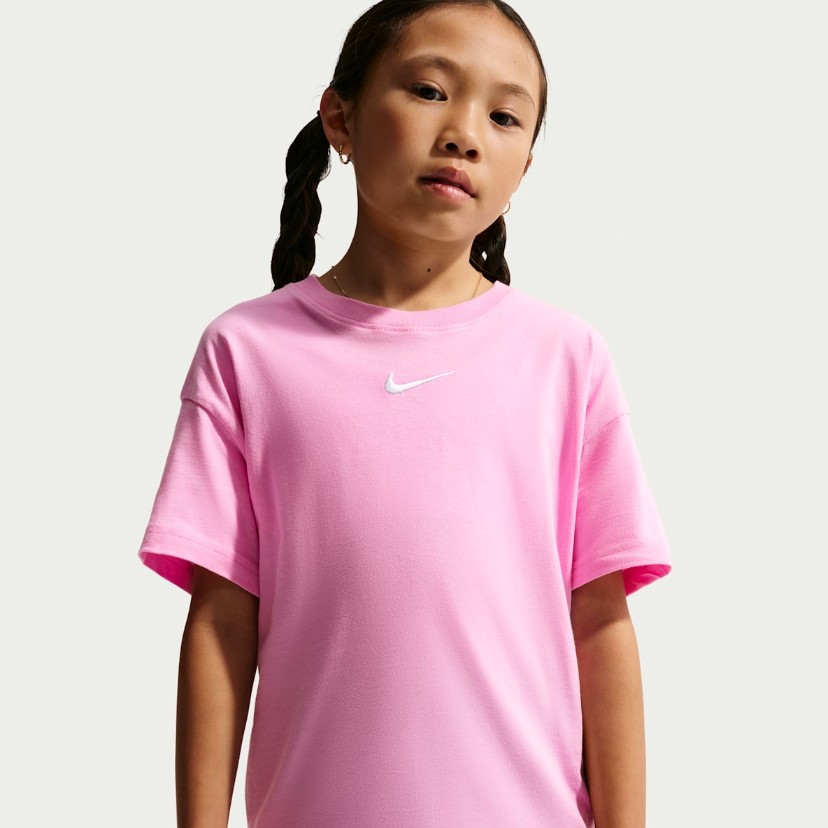 Nike Sportswear Essential Big Kids' (Girls') T-Shirt