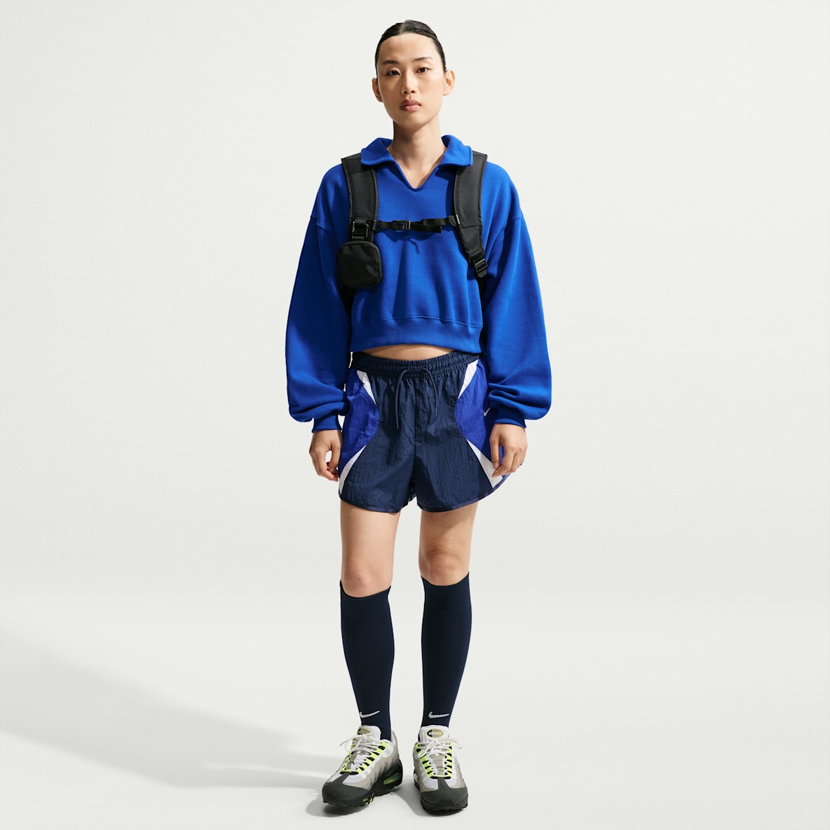 Nike スポーツウェア ウィメンズ ルーズ ミッドライズ トラック ショートパンツ