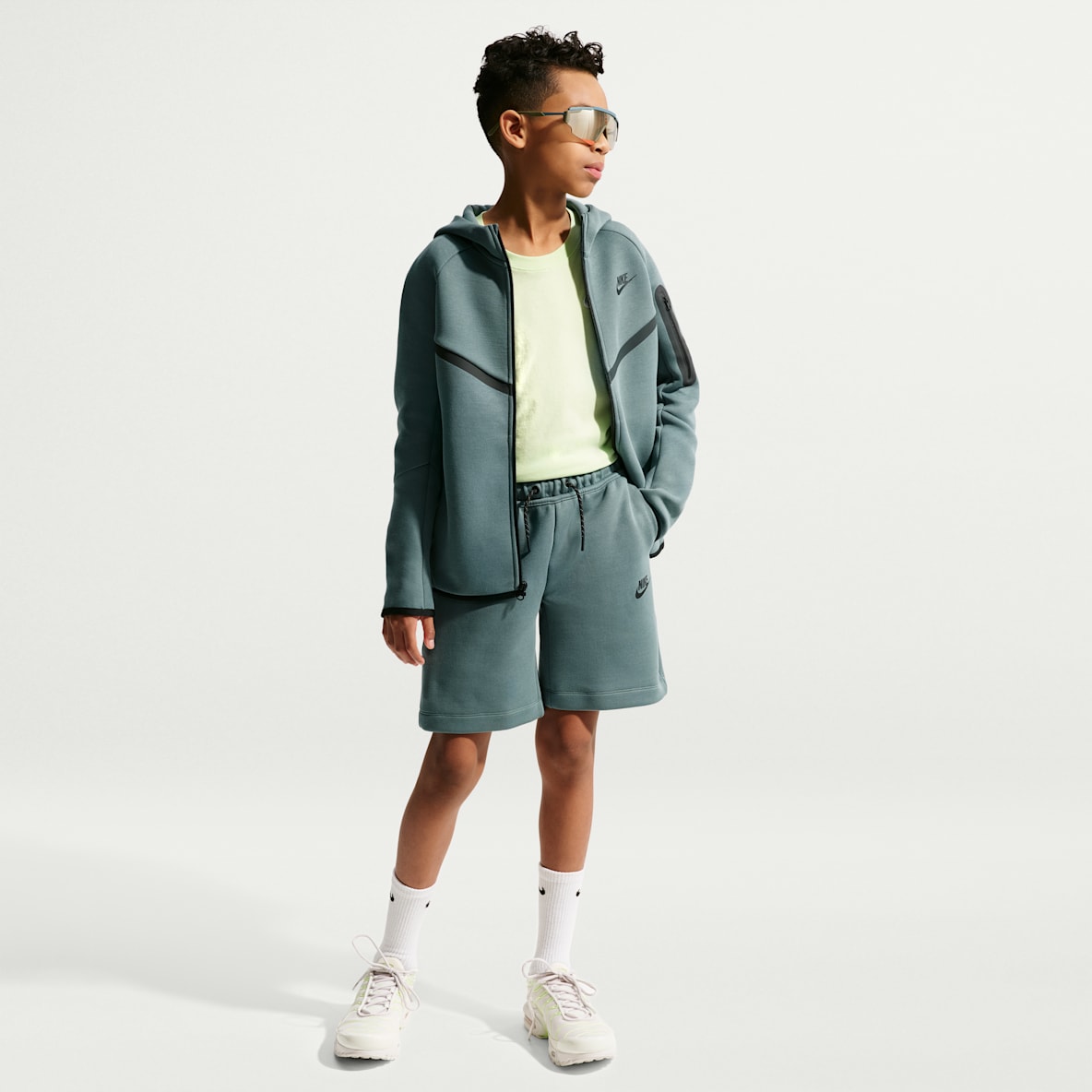 Nike Sportswear Tech Fleece Older Kids' (Boys') Shorts
