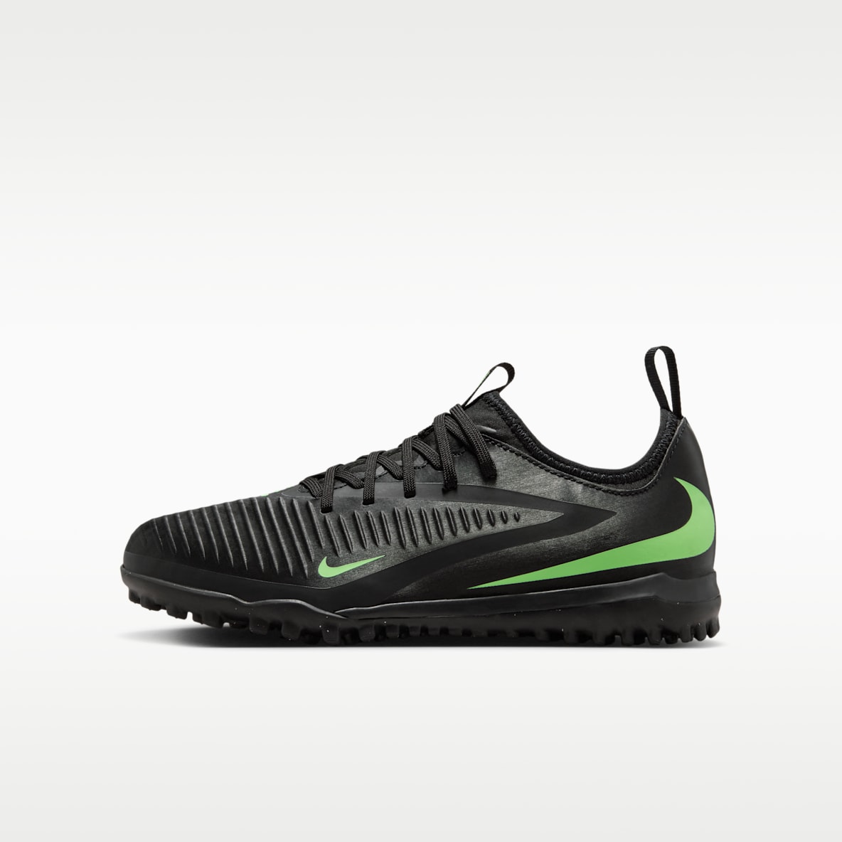 Nike Jr. Phantom 6 Low Academy Older Kids' Turf Football Shoes