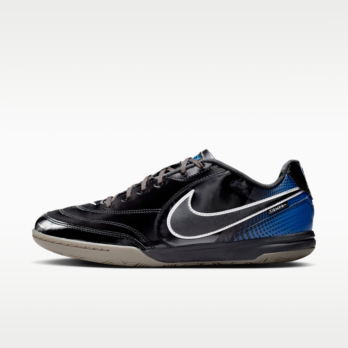 Nike Tiempo Streetgato SE Tacos de futbol de corte low para cancha en interiores
