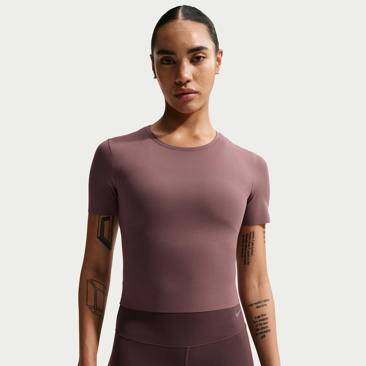 Nike Zenvy Playera de manga corta Dri-FIT para mujer