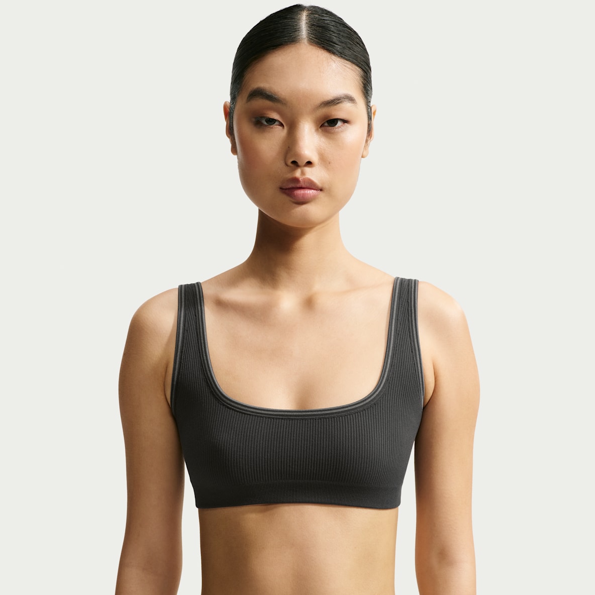 NikeSKIMS Ribbed Seamless Brassière à encolure dégagée pour femme