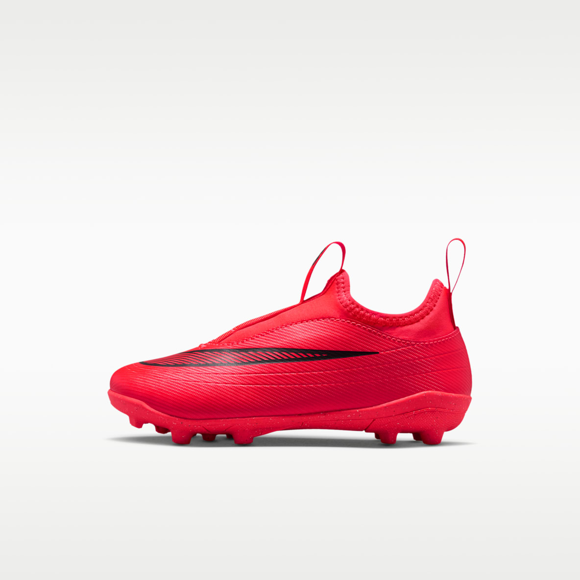 Nike Jr. Mercurial Vapor 17 Club Younger Kids' Multi-Ground Low-Top Football Boot