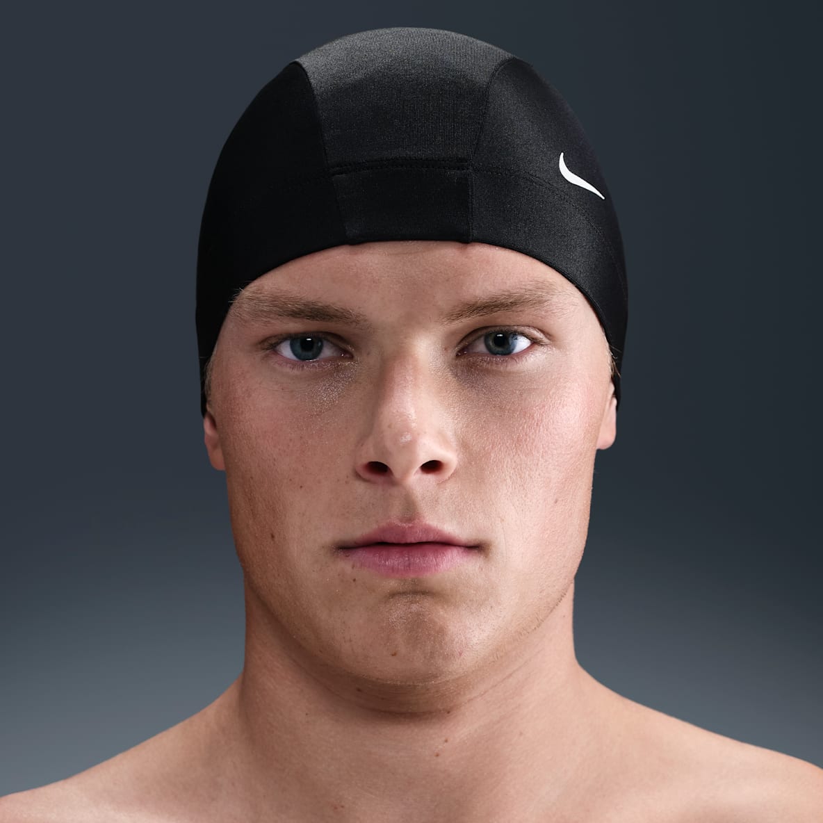 Nike Swim Gorra cómoda