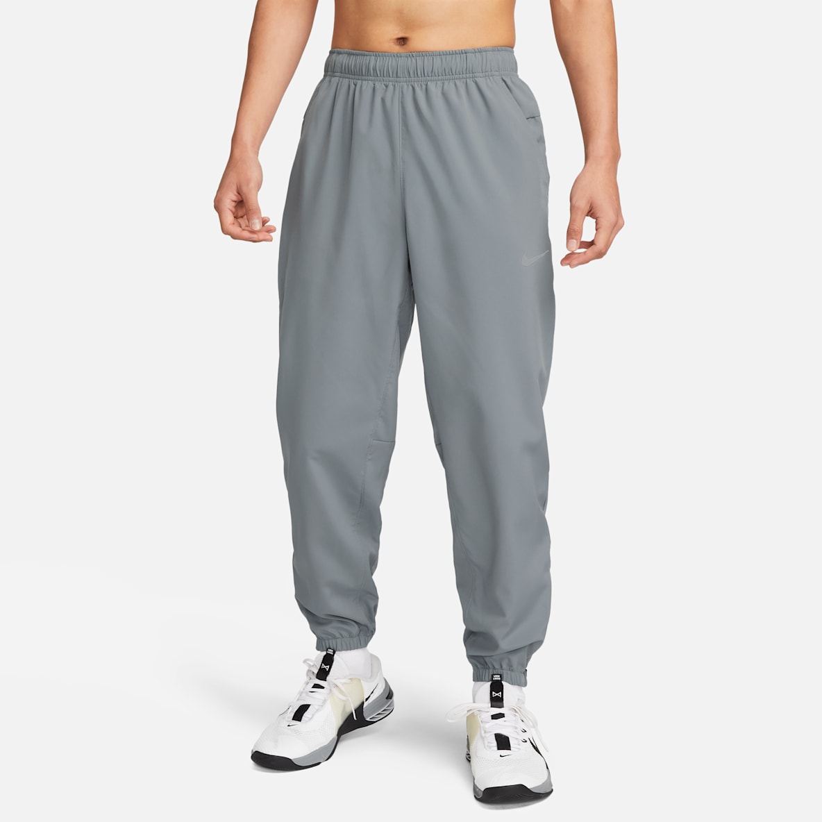 Nike Form Men's Dri-FIT Tapered Versatile Trousers