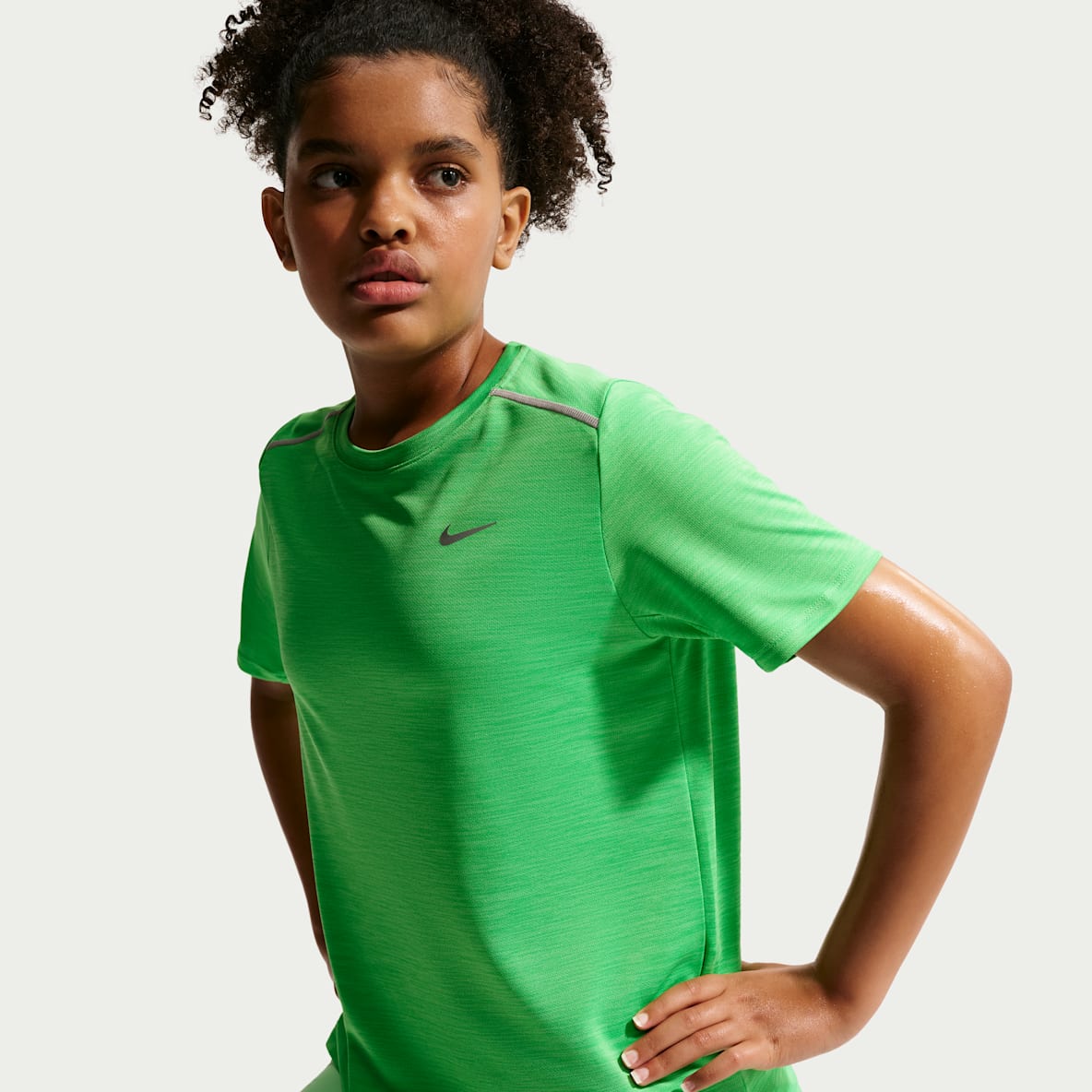 Nike Miler Older Kids' Dri-FIT Short-Sleeve Top