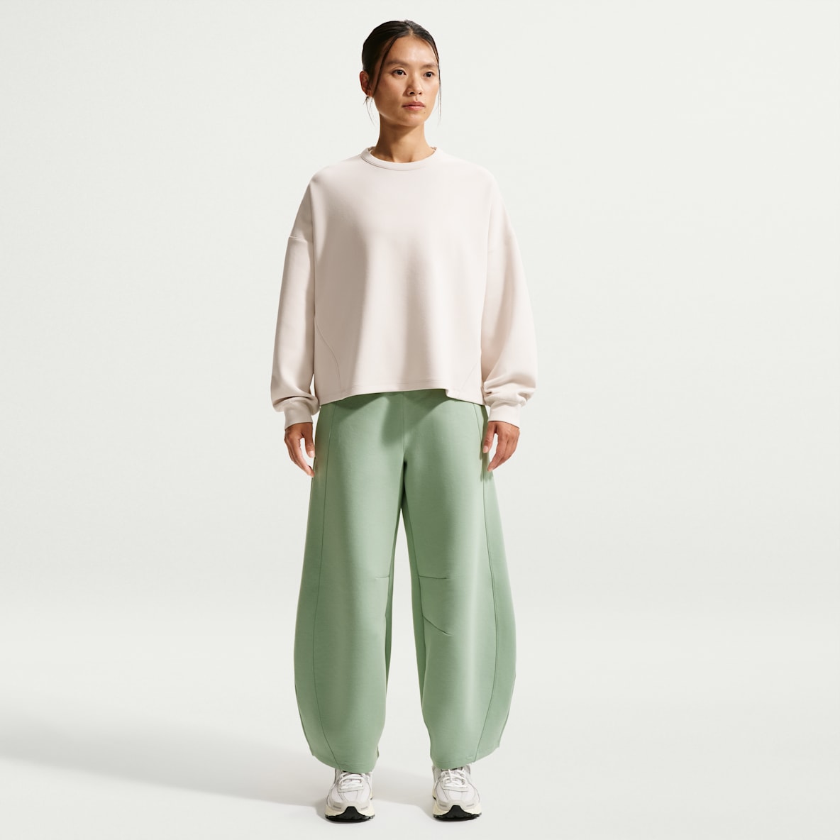 Nike 24.7 ImpossiblySoft Women's High-Waisted Wide-Leg Trousers
