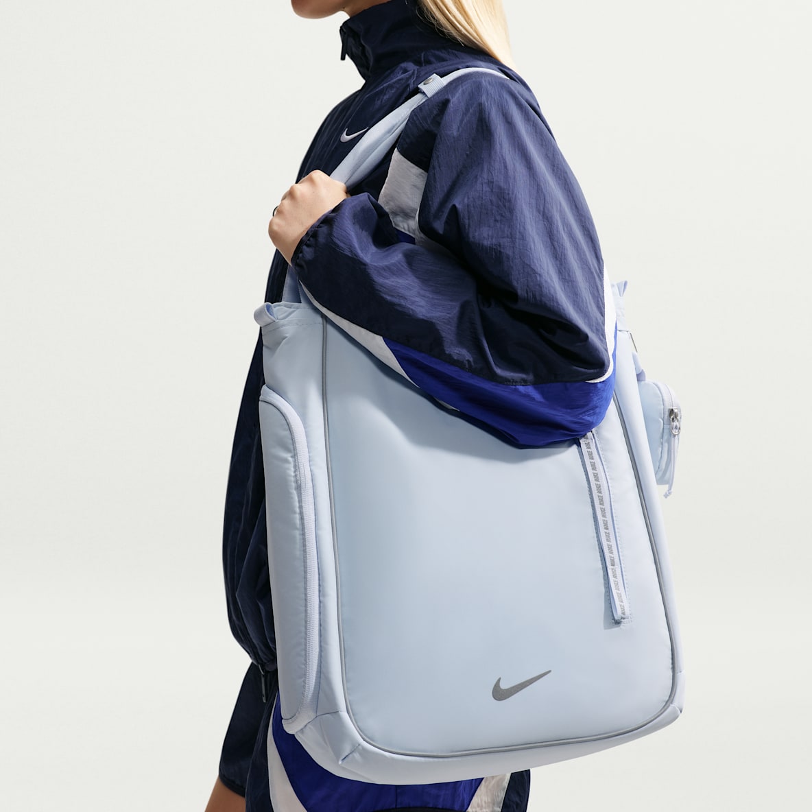 Nike Commute Tote (20L)