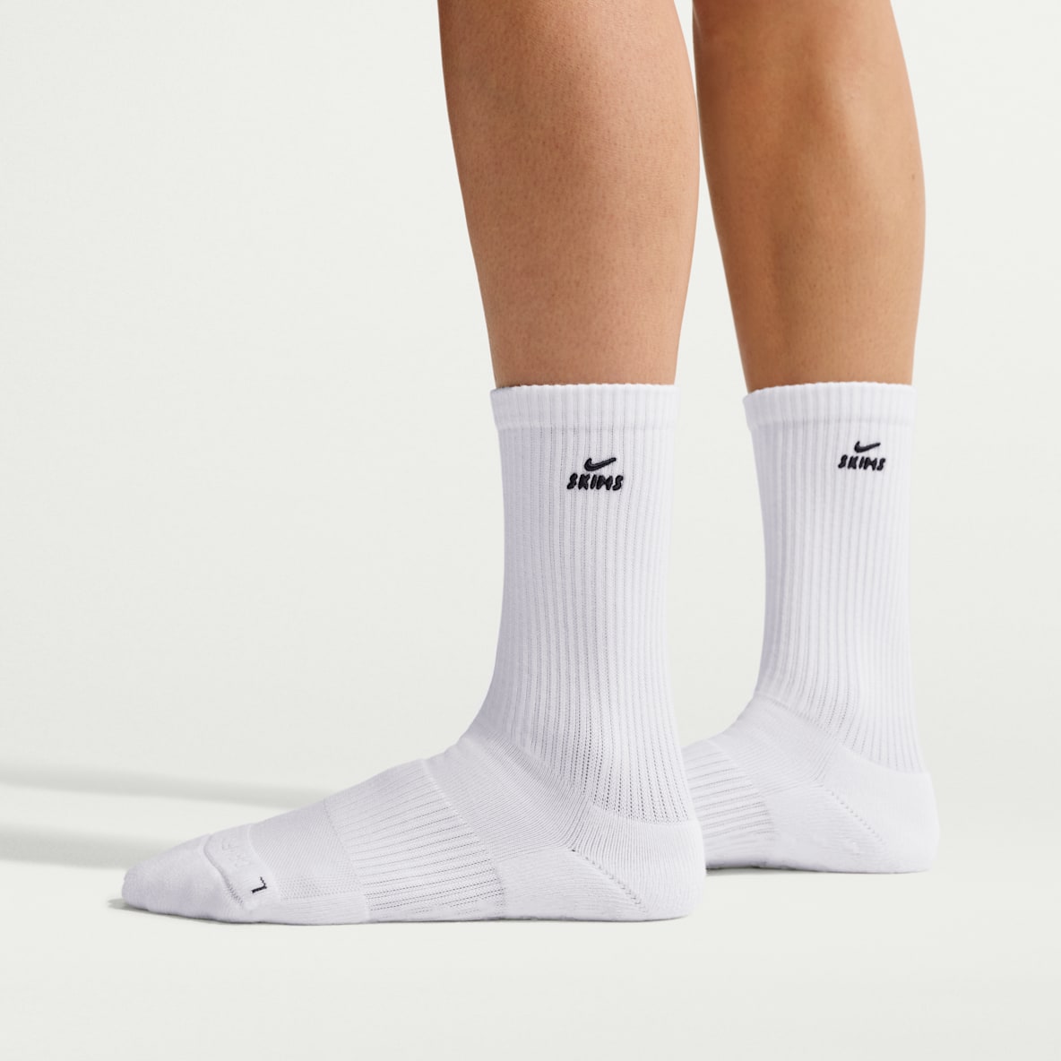 NikeSKIMS Women's Pilates Crew Socks (1 Pair)