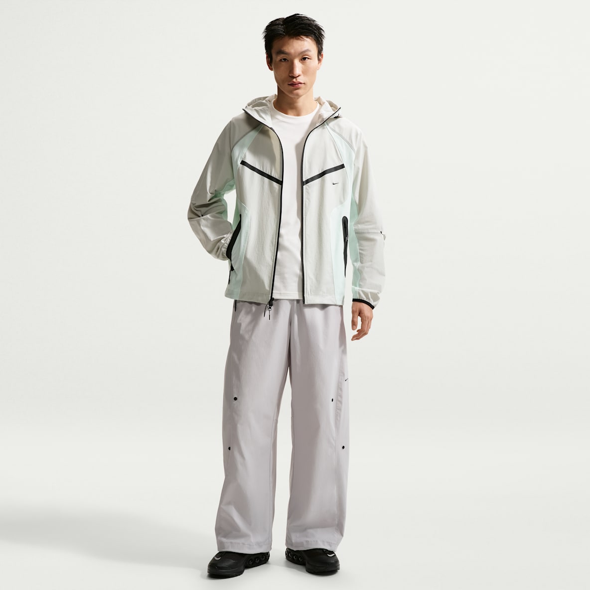 Nike Tech Helios Men's Dri-FIT Trousers