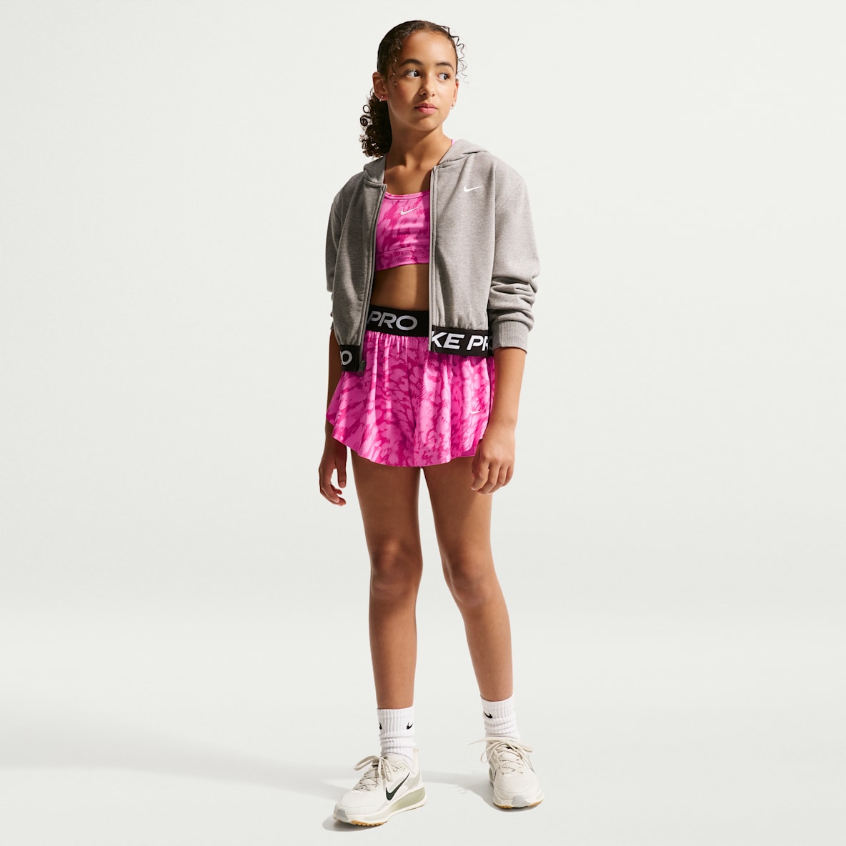 Nike Pro Bra deportivo Dri-FIT para niña talla grande